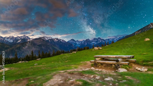Fototapeta Naklejka Na Ścianę i Meble -  Droga Mleczna w Tatrach widziana z Rusinowej Polany w Czerwcu