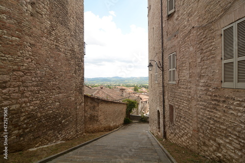 Bild auf Leinwand veduta di gubbio caratteristico paese medievale dell'umbria
