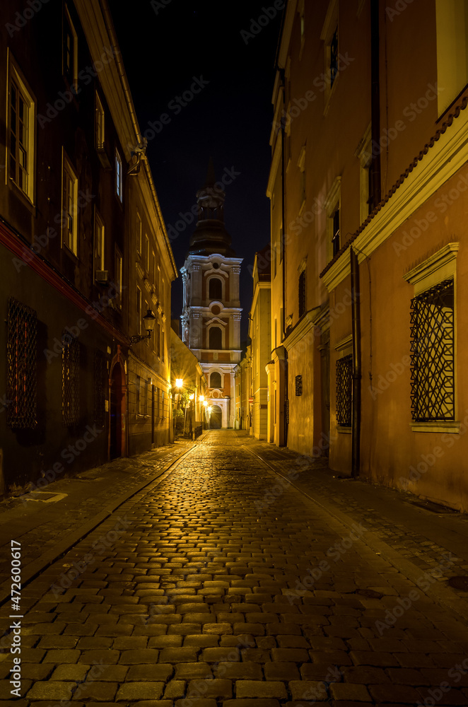 CITY AT NIGHT - Historic street in Poznan