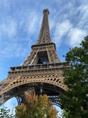 Eiffelturm (Blick von unten nach oben)