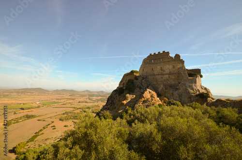 Le antiche rovine del castello di Acquafredda a Siliqua, Sardegna