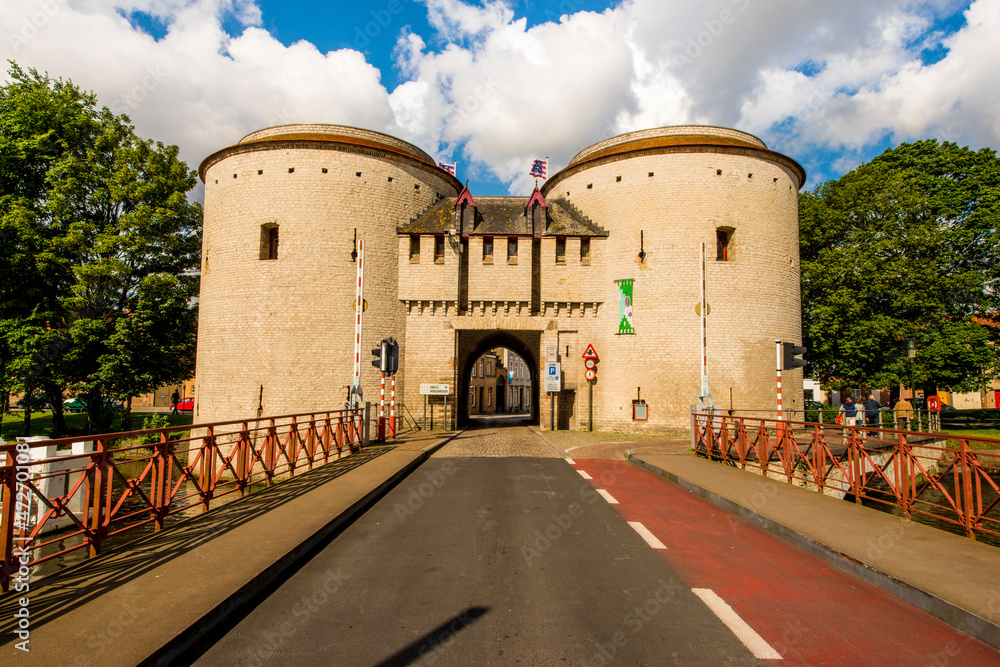 St. Croix gate, fortified bridge gate, Bruges, West Flanders, Belgium.