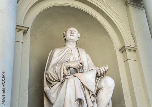 The statue of Italian and Florentine architect Filippo Brunelleschi, located in Fototapet