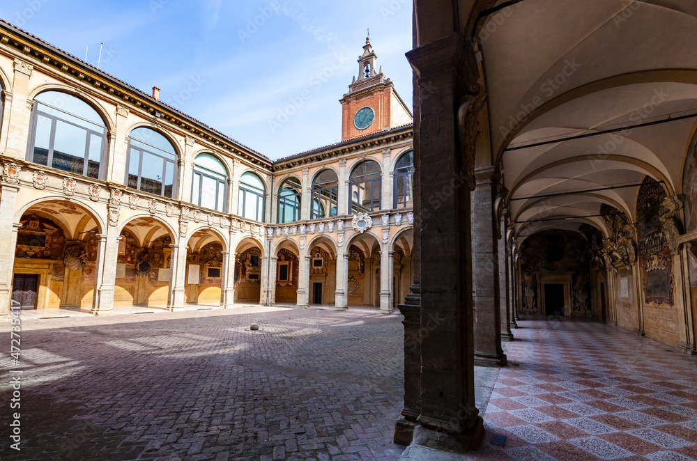 Obraz premium Die Stadtbibliothek von Bologna im Palazzo dell’Archiginnasio, Emilia-Romagna