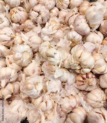 garlic on the counter in the store.