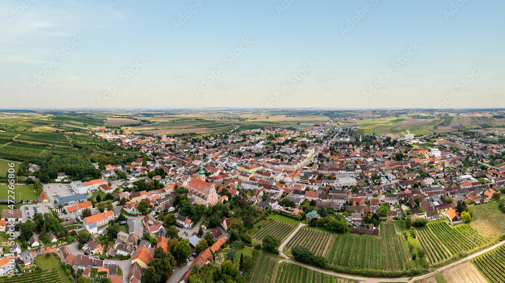 Poysdorf im Weinviertel. Bekannter Weinort und Stadt in Niederösterreich