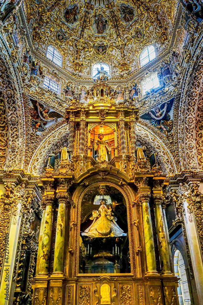 Chapel of the Rosary Santa Domingo Church, Puebla, Mexico. Built in 1600's