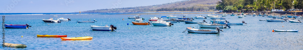 Bassin Pirogue, l’Etang-Salé-les-Bains, île de la Réunion Bassin Pirogue, l’Etang-Salé-les-Bains, île de la Réunion