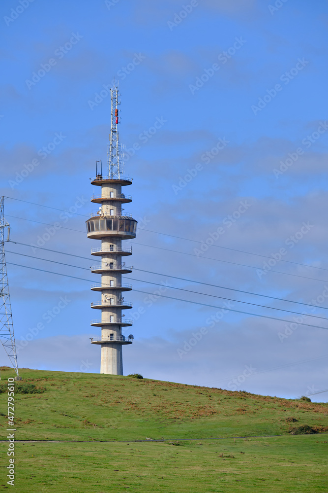 Obraz premium Telecommunication antennas in today's world
