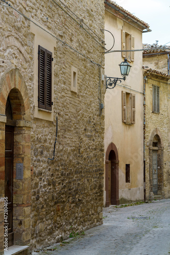 Fototapeta Naklejka Na Ścianę i Meble -  Historic buildings of Cingoli, Marche, italy