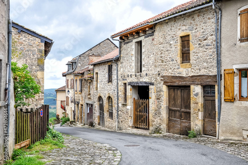 The village of Peyrusse-le-Roc is located on a ridge and has a beautiful view of the landscape on two sides