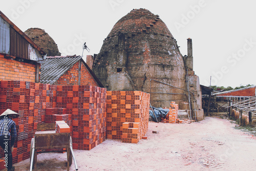 Valokuva The famous centenarian traditional kilns for manufacturing handmade bricks in Vi