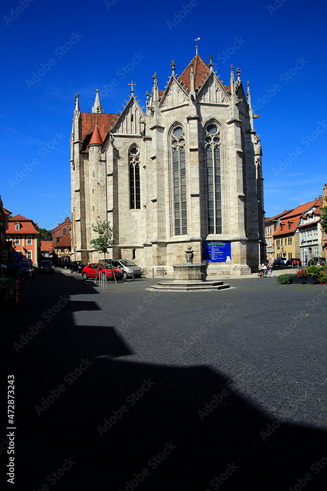 Obraz premium Die Divi-Blasii-Kirche in Muehlhausen auf dem Johann-Sebastian-Bach-Platz. Muehlhausen, Thueringen, Deutschland, Europa -- Divi Blasi Church, Muehlhausen, Thuringia, Germany, Europe