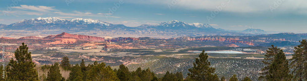 USA, Utah, Panoramic view of Mt. Pennell from Grand Staircase-Escalante National Park.