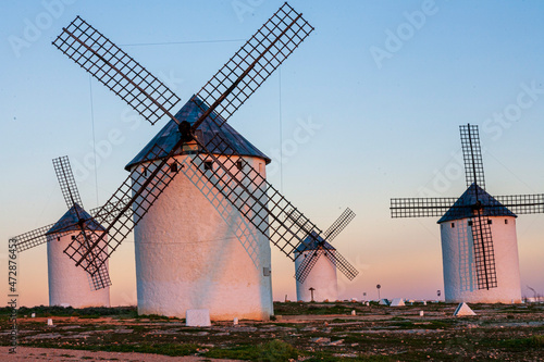 Windmühlen von Campo de Criptana in der La Mancha, Spanien © Heiko Koehrer-Wagner