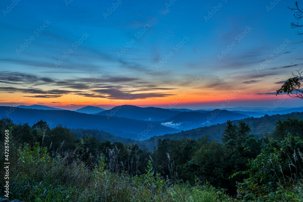 USA, Virginia, Shenandoah National Park, sunrise at Thornton Gap