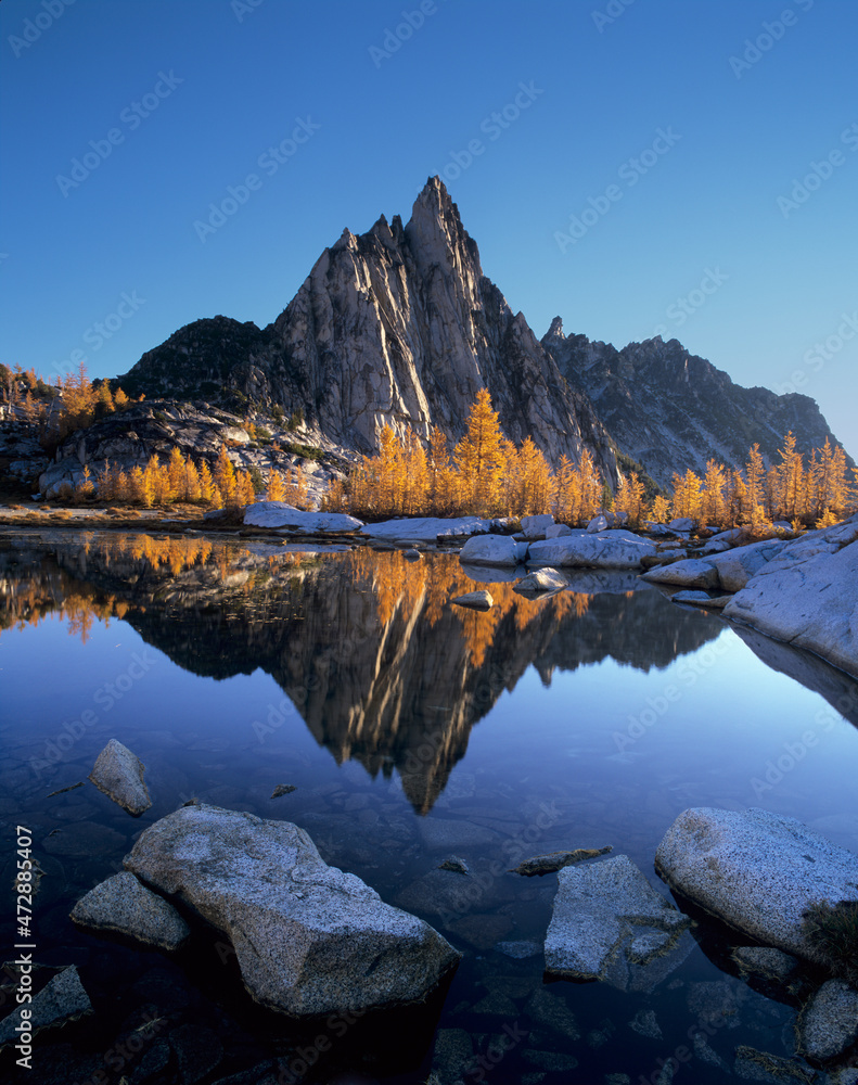 Washington State, Alpine Lakes Wilderness, Enchantment Lakes, Prusik Peak reflected in Gnome Tarn