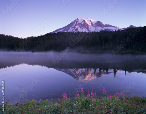 Washington State, Mount Rainier National Park, Reflection Lake and Mount Rainier