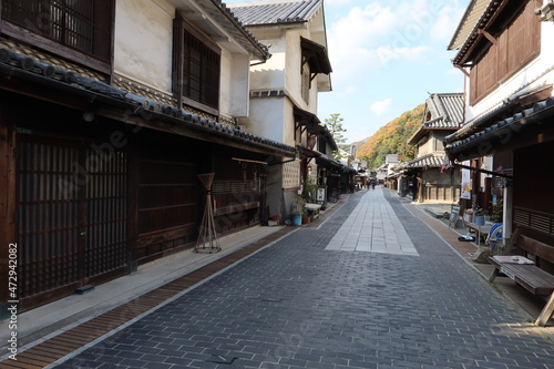 Japanese traditional houses in a tourist spot in Takehara City in Hiroshima Prefecture in Japan 日本の広島県竹原市の観光スポットにある日本的伝統家屋群