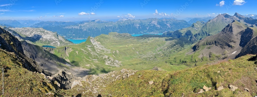 Naklejka premium View on the Brienz lake and Thun lake in Switzerland on a sunny day