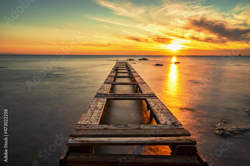 Tramonto sul mare in un posto molto particolare.