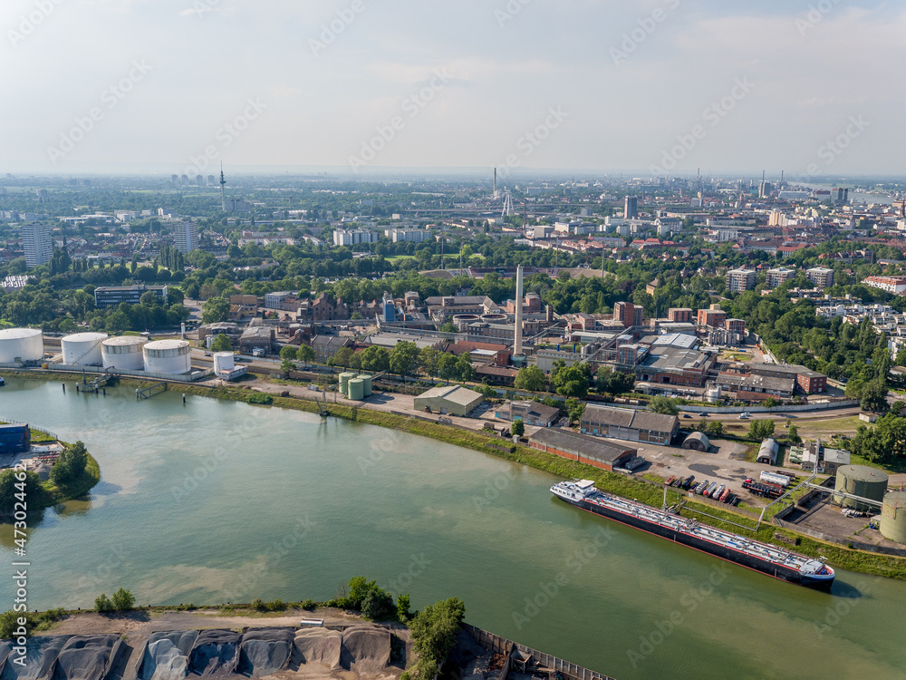 Ludwigshafen am Rhein Wasser Fluss Industriestadt Parkinsel 
