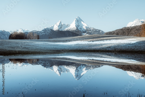 Obraz na płótnie Watzmann mountain peak reflecting in lake, Berchtesgadener Land, Bavaria, Germany w salonie