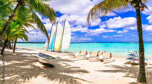 Foto Water sport activities in beautiful tropical beach Trou aux Biches in Mauritius island
