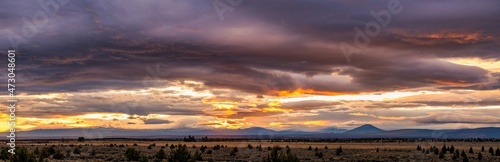 A sunset in the desert in Central Oregon © Wasim