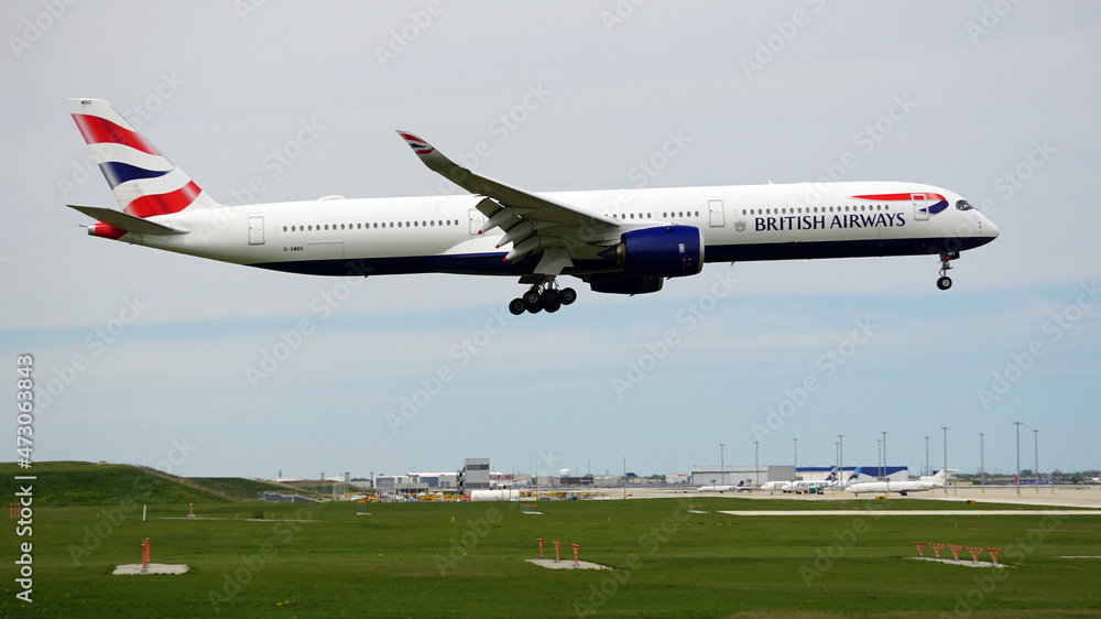 british-airways-airbus-a350-landing-at-chicago-o-hare-international