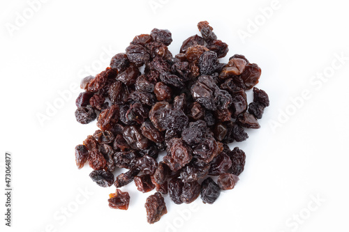 Serving of sweet and healthy dehydrated dark raisins