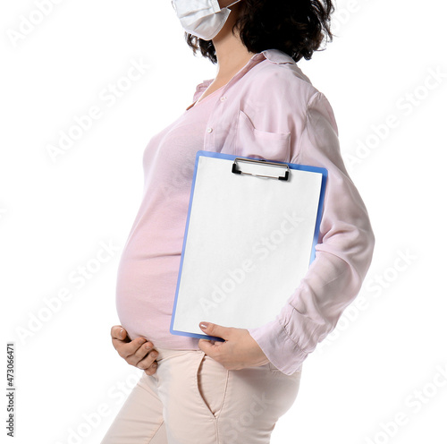 Young pregnant woman in med...