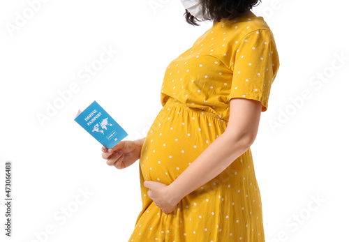 Young pregnant woman in med...