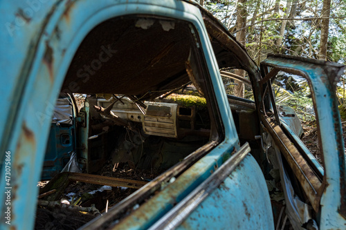 Wallpaper Mural broken car wreck Torontodigital.ca