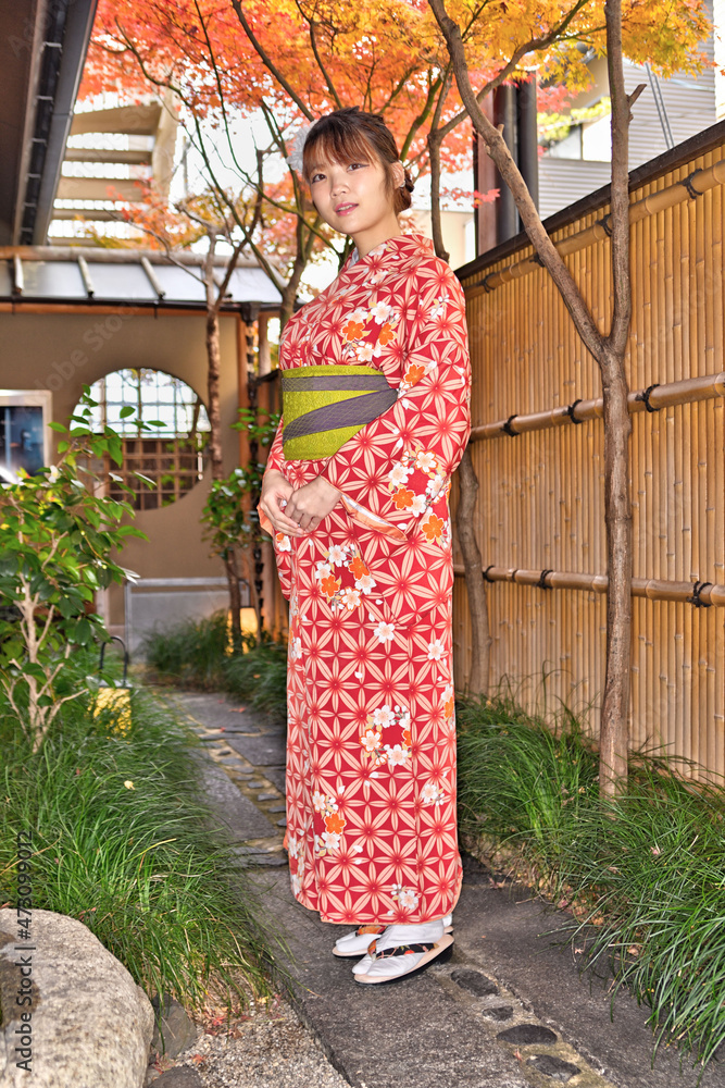 京都写真美術館の和服の女性