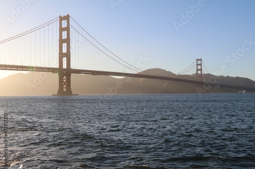 Fototapeta Naklejka Na Ścianę i Meble -  Amazing walk at the Golden Gate Bridge in San Francisco, United States of America. What a wonderful place in the Bay Area. Epic sunset and an amazing scenery. One of the most famous place in the world