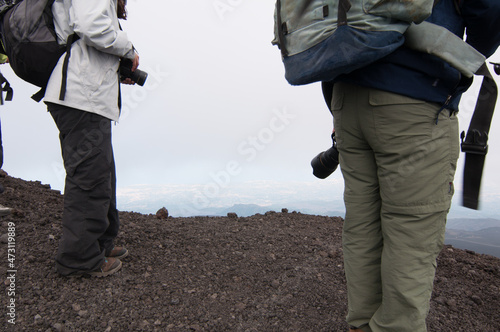 Particolare di escursionisti sul vulcano Etna