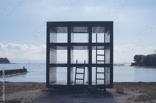 愛知県の離島 癒やしとアートの島 佐久島アートを代表する作品 おひるねハウスと海