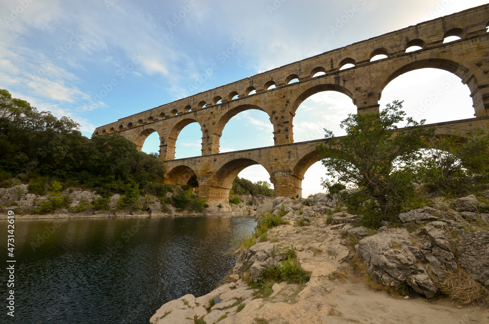 Fototapeta premium Pont du Gard - Antico acquedotto Romano - Francia