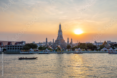 Sunset at Wat Arun, Bangkok Landmark, Thailand © TRYMAN