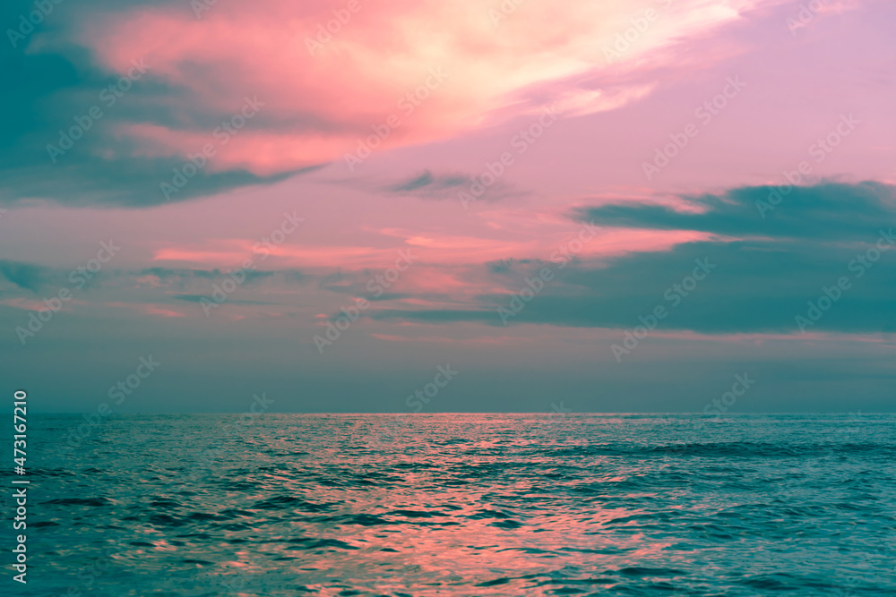 Obraz premium Beautiful sea background sky and clouds for summer travel with the sun. Summer mood sun beach background concept.