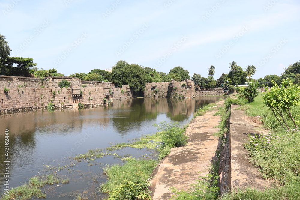 Vellore Fort with Agazhi.