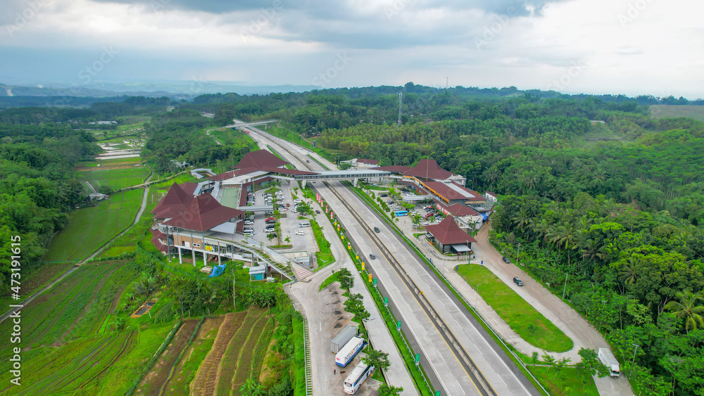 Aerial view of Parking space provided in the rest area of Pendopo 456 Salatiga. Semarang, Indonesia Aerial view of Parking space provided in the rest area of Pendopo 456 Salatiga. Semarang, Indonesia