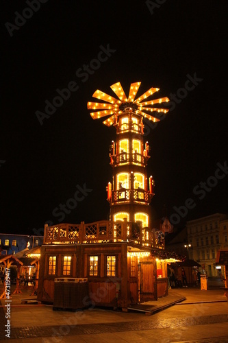 Bożonarodzeniowy jarmark na rynku w Bydgoszczy © SZYMON
