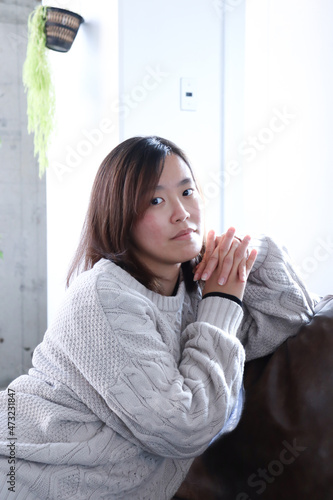 くつろぎ女性