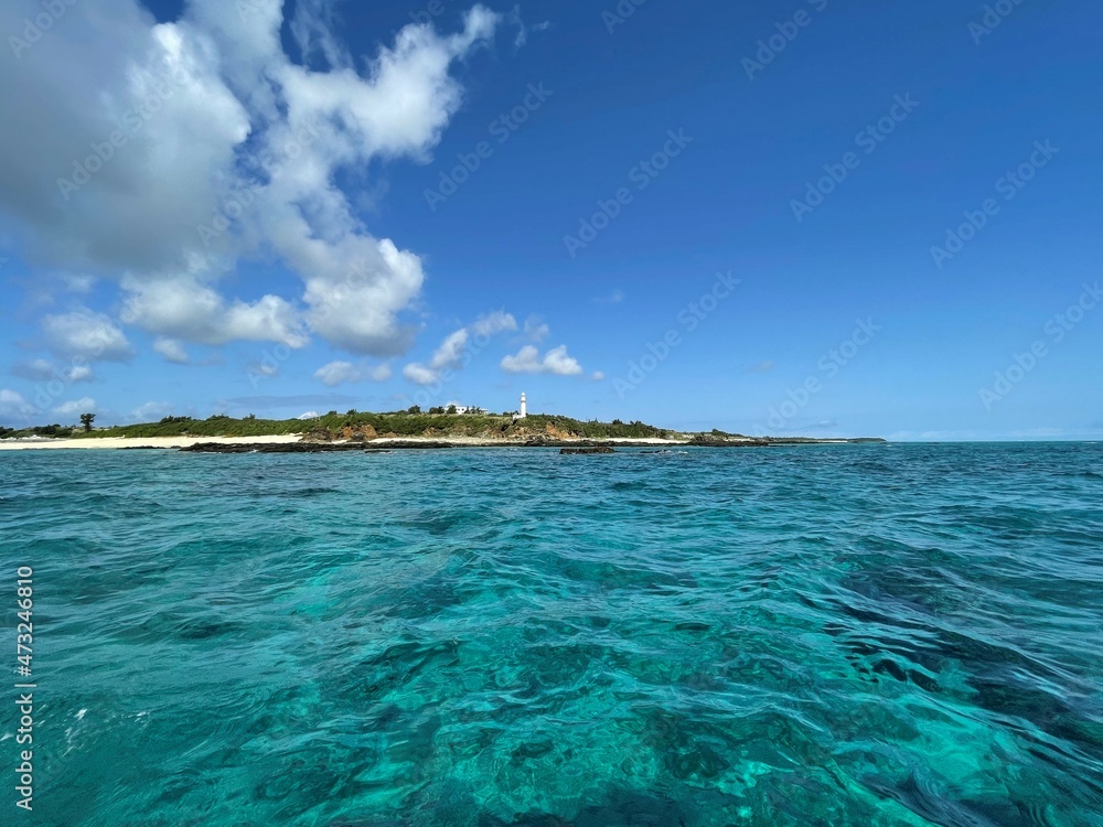 Fototapeta premium 【与論島】赤崎のエメラルドグリーンの海