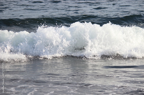 Wallpaper Mural 波 Torontodigital.ca