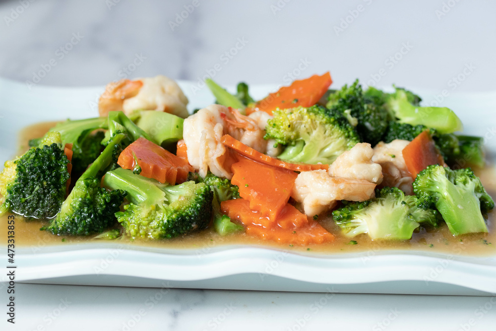 Broccoli and Carrot Sauteed Vegetables with Shrimp Broccoli and Carrot Sauteed Vegetables with Shrimp
