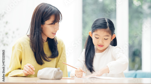Cuadro en lienzo 勉強する女の子　家庭教師　個別指導