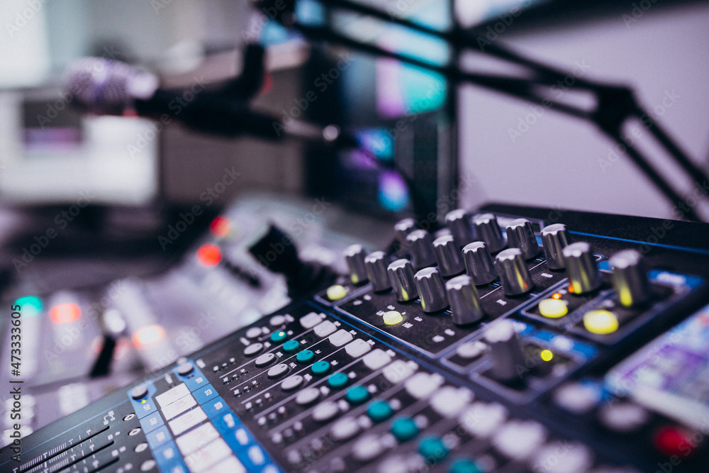 Obraz premium Equipment in an empty musical recording room